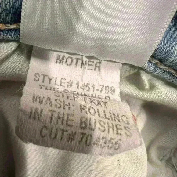 MOTHER The Stunner Zip Ankle Step Fray Jeans Rolling in the Bushes Size 26 - Picture 14 of 14